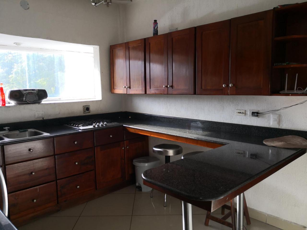 Apartamentos Comodos Cerca Del Aeropuerto Guatemala City Exterior photo